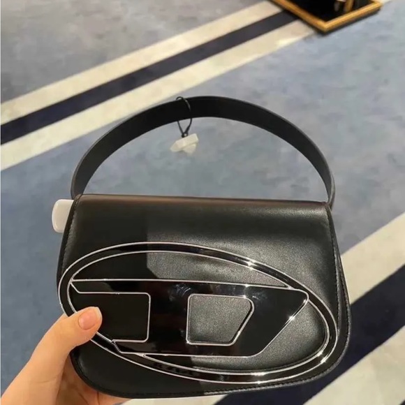 Diesel 1DR women’s black purse - Picture 2 of 4